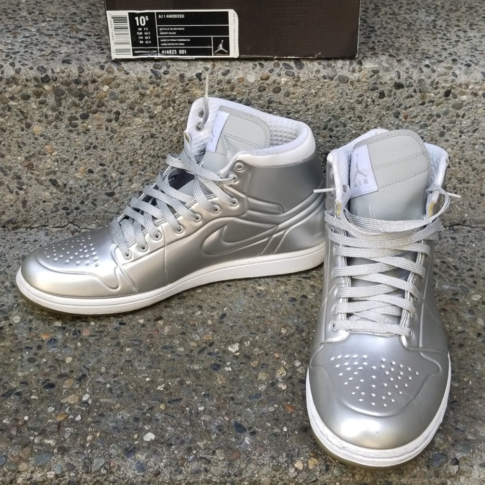 Air Jordan AJ 1Anodized Metallic Silver/white
